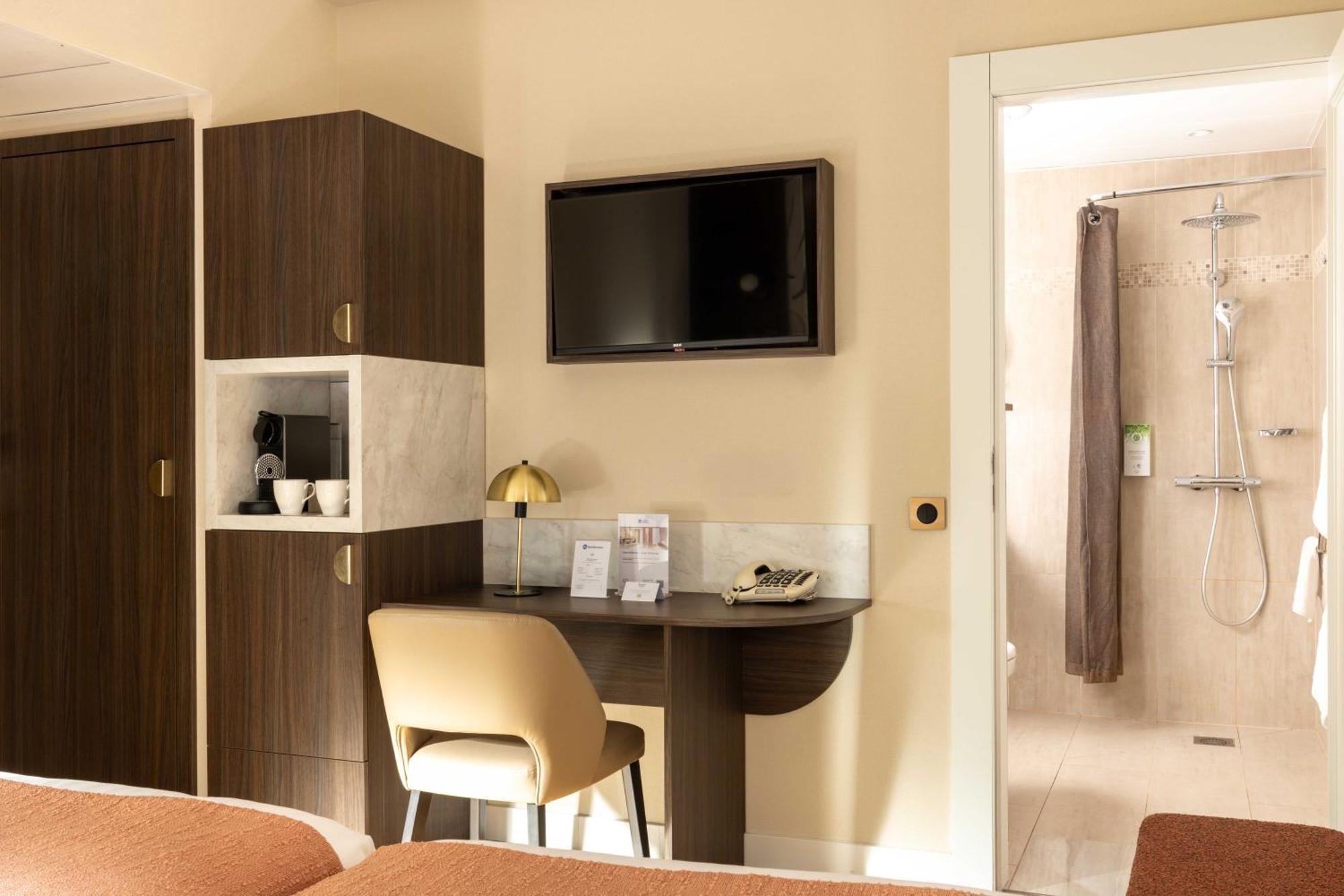 Comfort Twin Room Grab Bar Disability Access